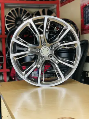 Photo - Jeep Grand Cherokee Size 20