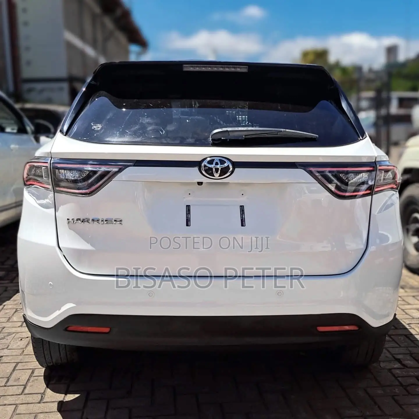 Toyota Harrier 2.0 2015 White