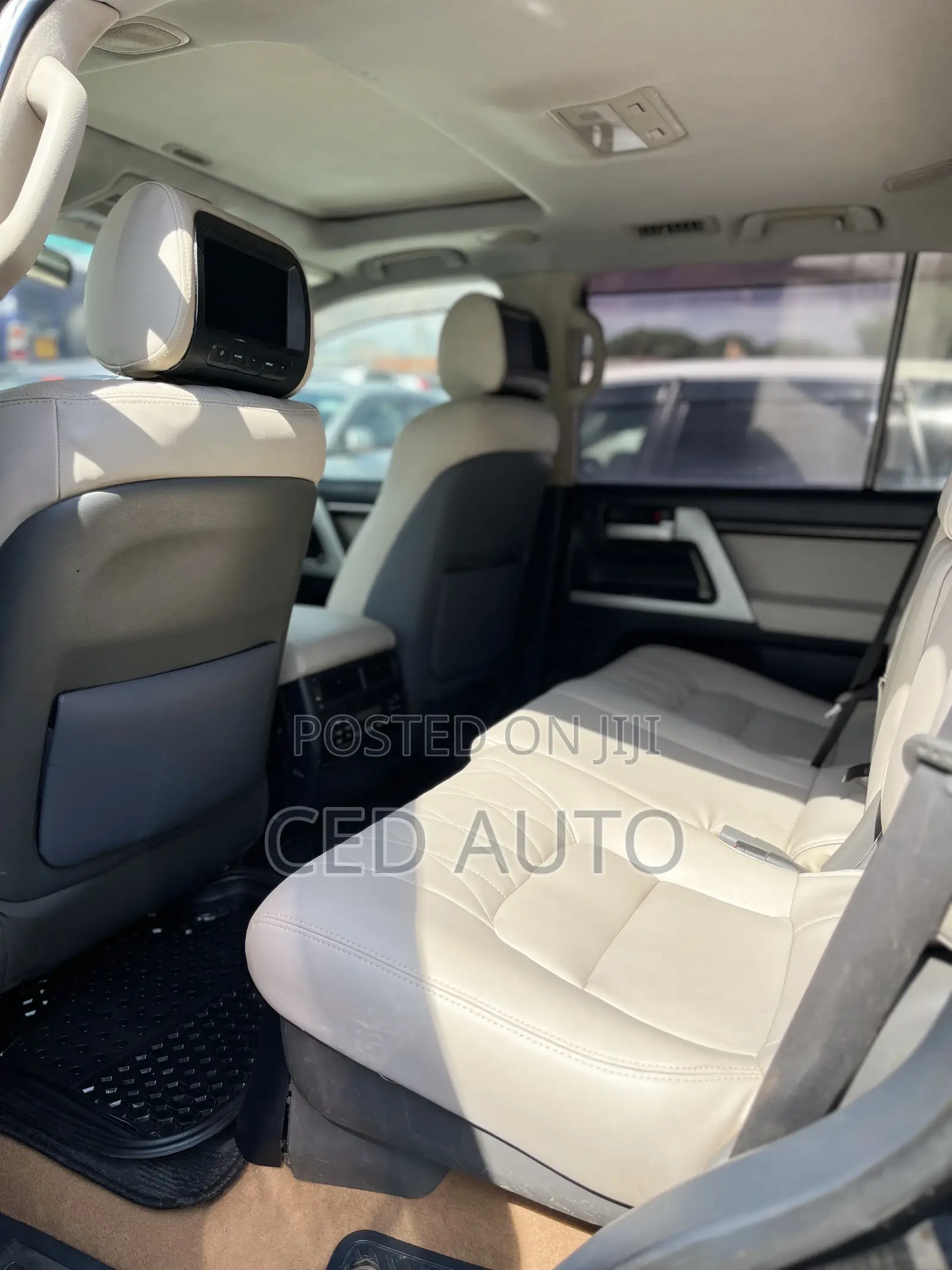 Toyota Land Cruiser 2010 Black