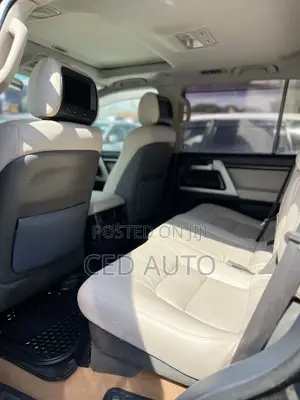 Toyota Land Cruiser 2010 Black
