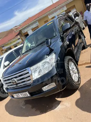 Toyota Land Cruiser 2010 Black