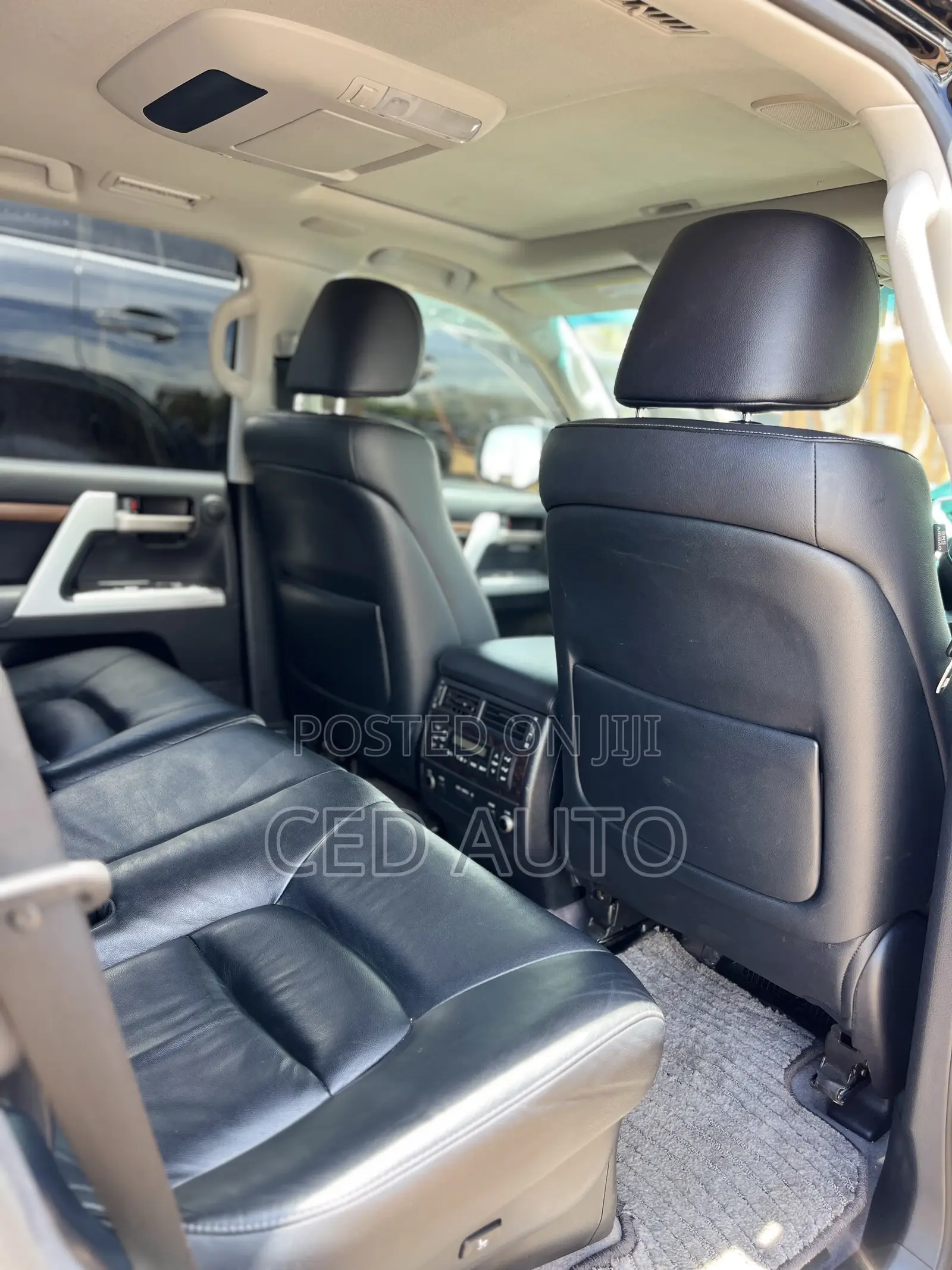 Toyota Land Cruiser 4.6 V8 ZX 2017 Black