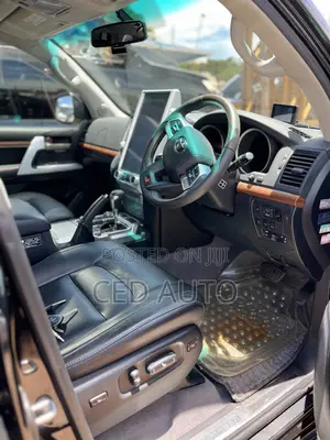 Toyota Land Cruiser 4.6 V8 ZX 2017 Black