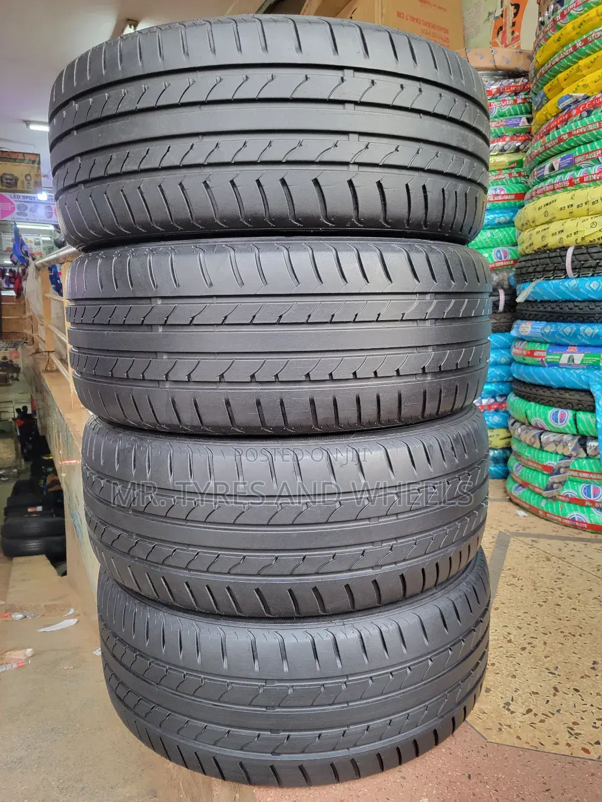 225 50 R17 Used Maximus Maxtrak Almost New Tires.