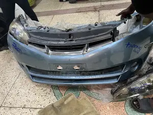 Photo - Toyota Wish Nosecut