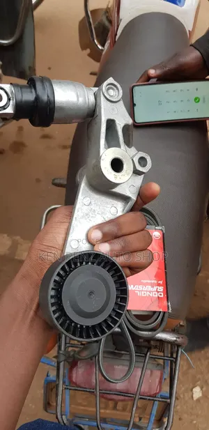 Tensioner for Toyota Blade, Corolla and Camry