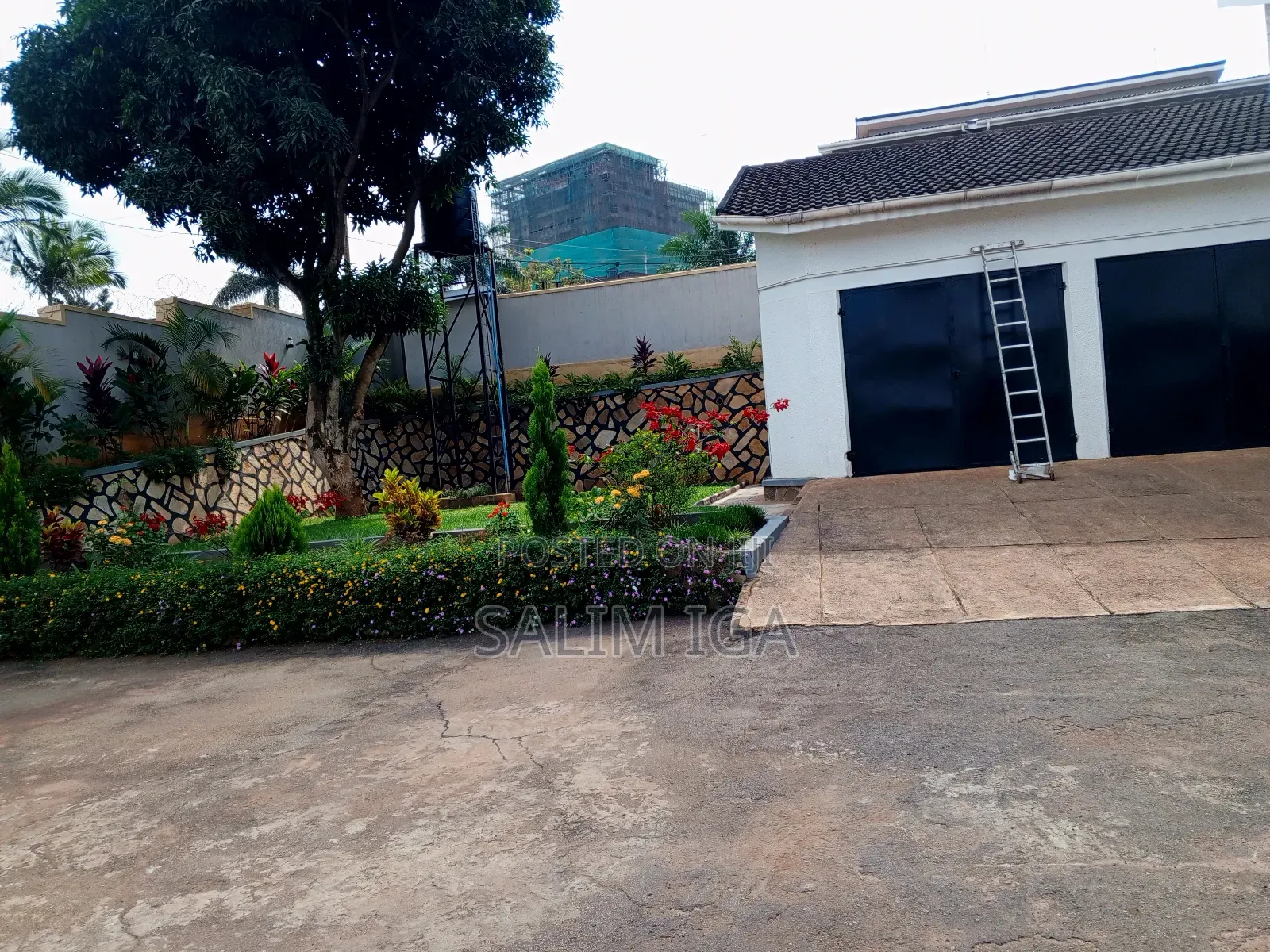 4bdrm Bungalow in Kololo Property, Central Division for rent