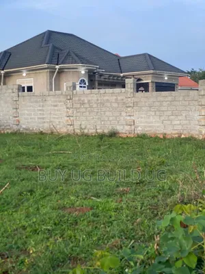 Plots for Sale Sale Kitende Kitovu Entebbe Road With Title