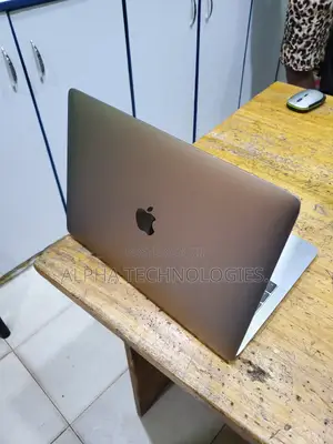 Laptop Apple MacBook Pro 2017 8GB Intel Core I7 SSD 256GB