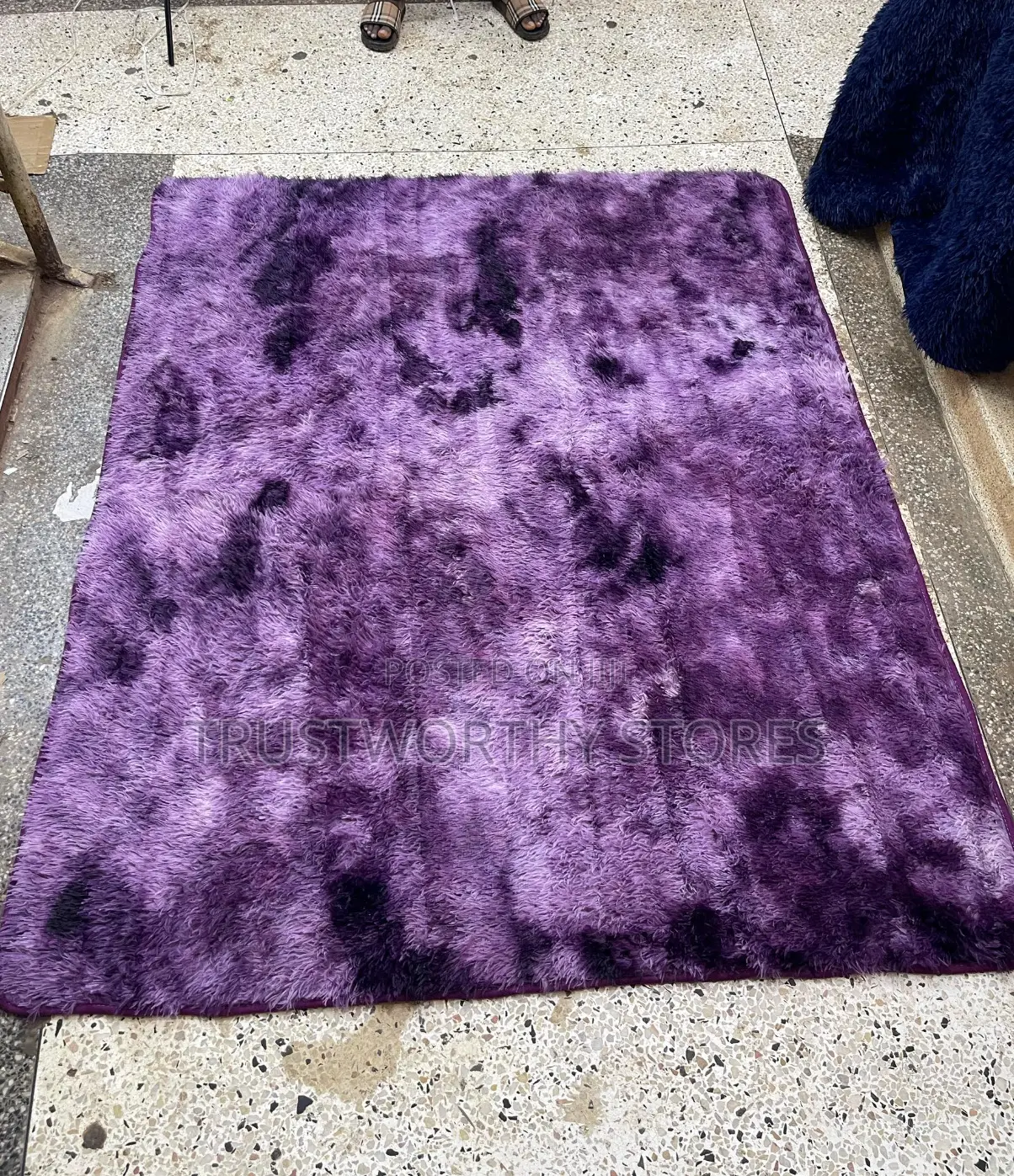 Medium Fluffy Center Carpet - Bedside Rug (5by6)