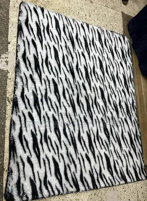 Medium Fluffy Center Carpet - Bedside Rug (5by6)
