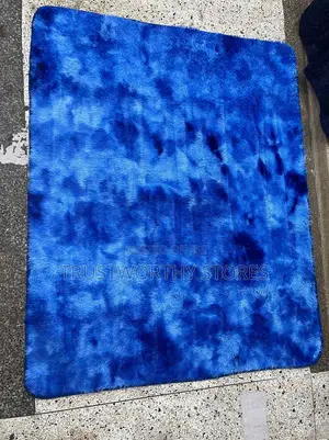 Medium Fluffy Center Carpet - Bedside Rug (5by6)