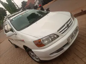 Toyota Ipsum 2000 White