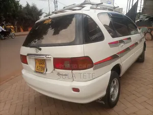 Toyota Ipsum 2000 White