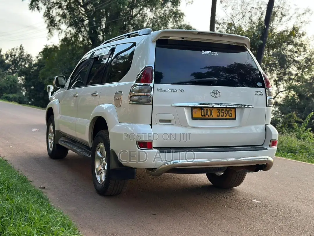 Toyota Land Cruiser Prado 2006 White