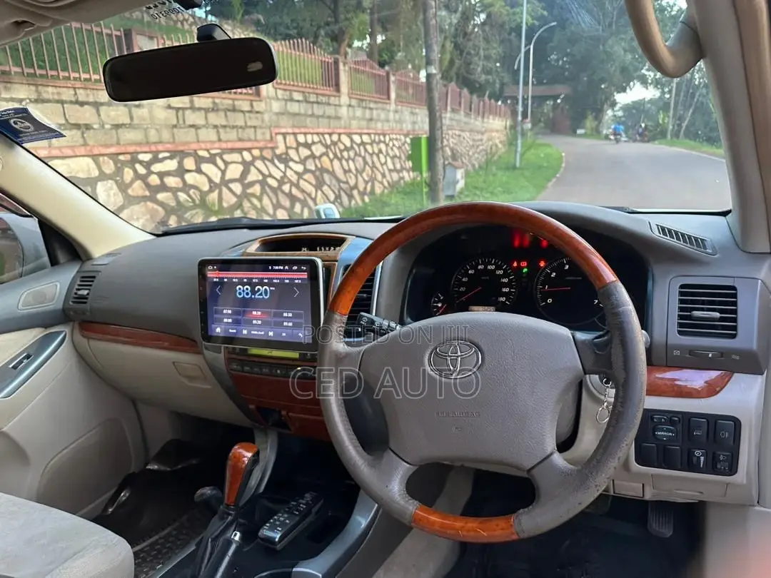 Toyota Land Cruiser Prado 2006 White