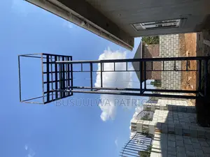 2000 Liter Water Tank Stand