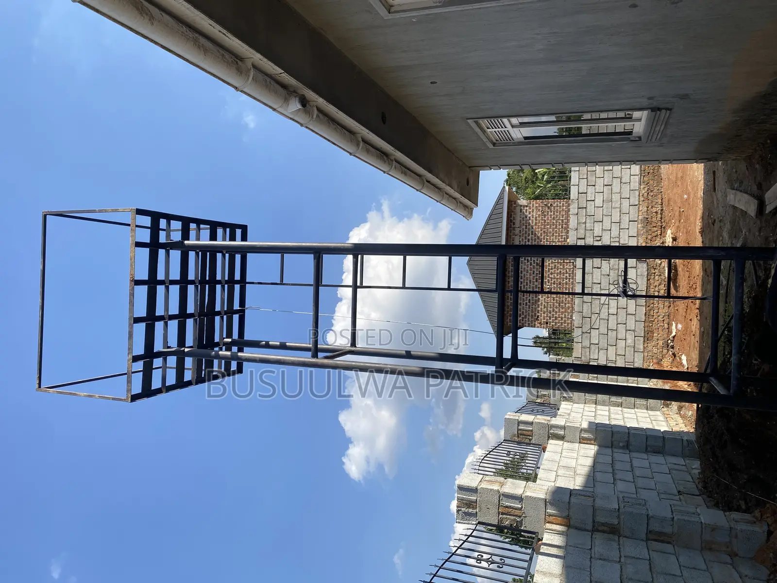 2000 Liter Water Tank Stand