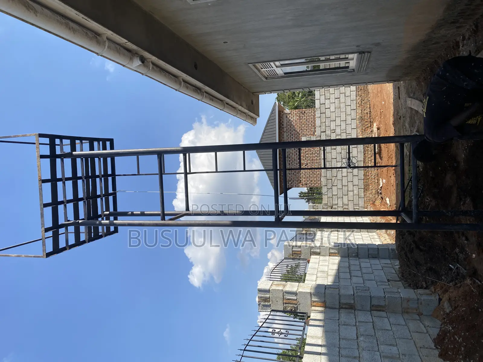 2000 Liter Water Tank Stand