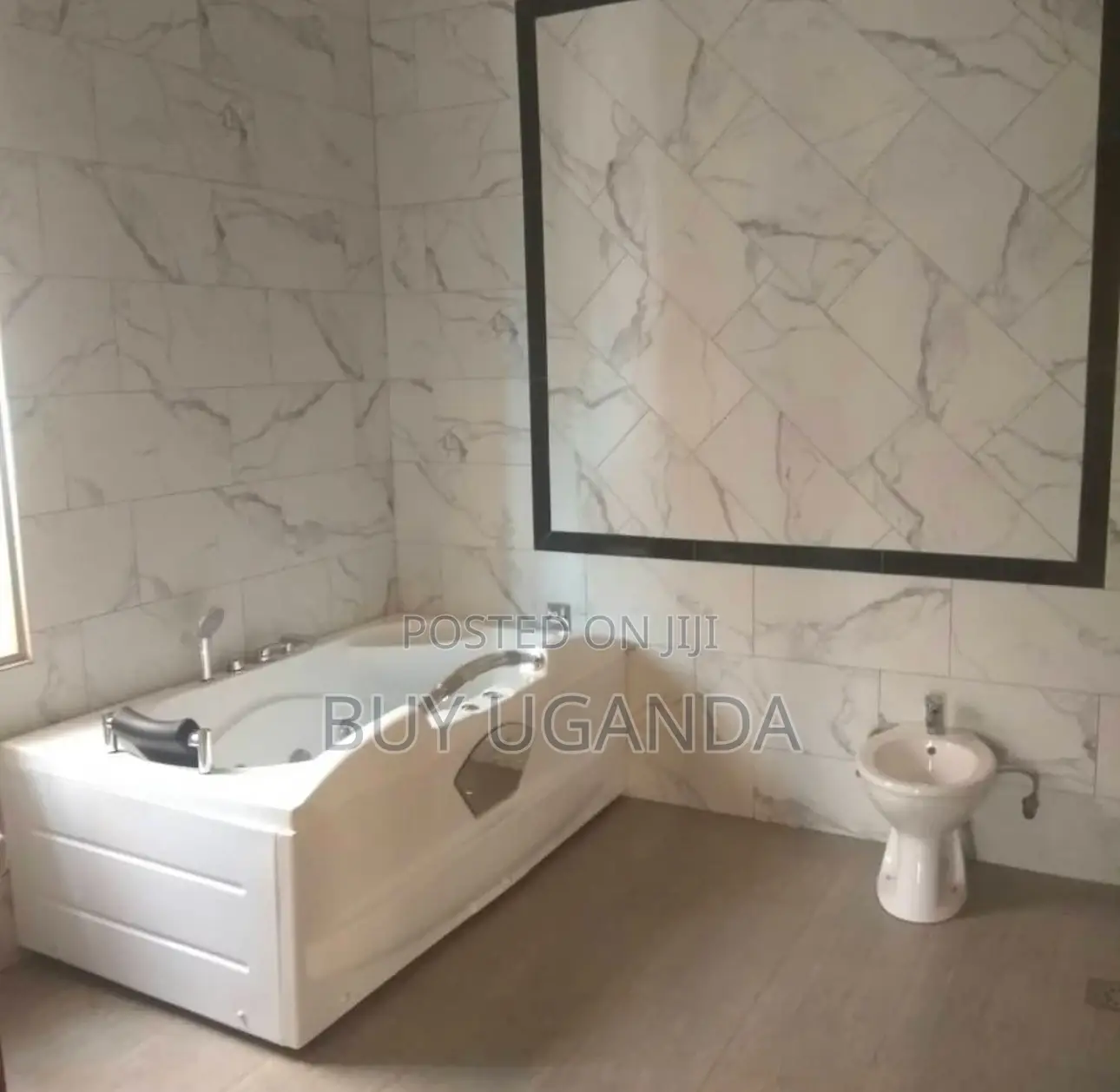 6bdrm Mansion in Mulawa, Kira for sale
