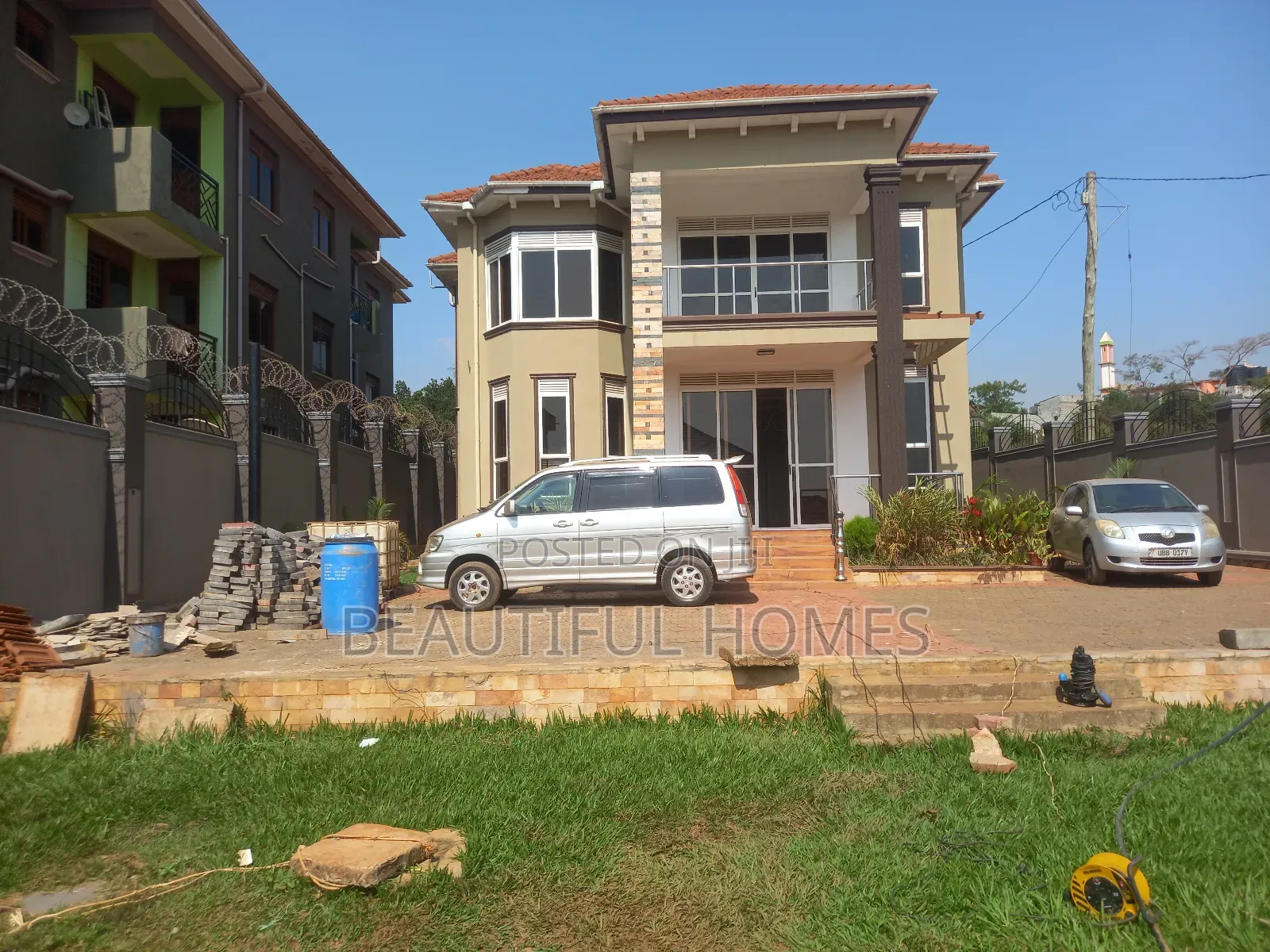 Furnished 5bdrm Duplex in Kira for sale