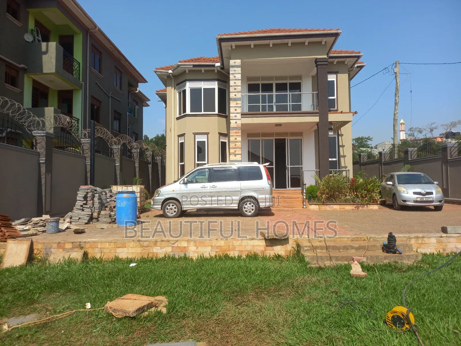 Furnished 5bdrm Duplex in Kira for sale