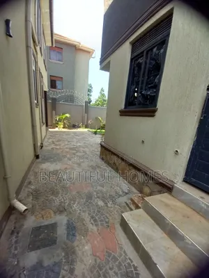 Furnished 5bdrm Duplex in Kira for sale