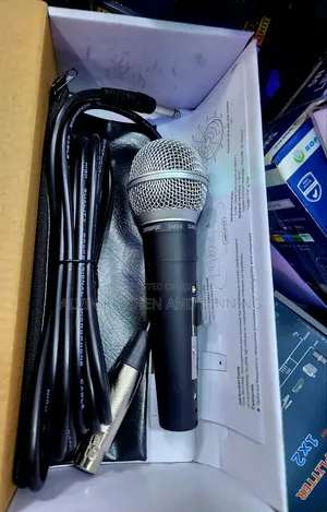 Photo - Microphone Wired
