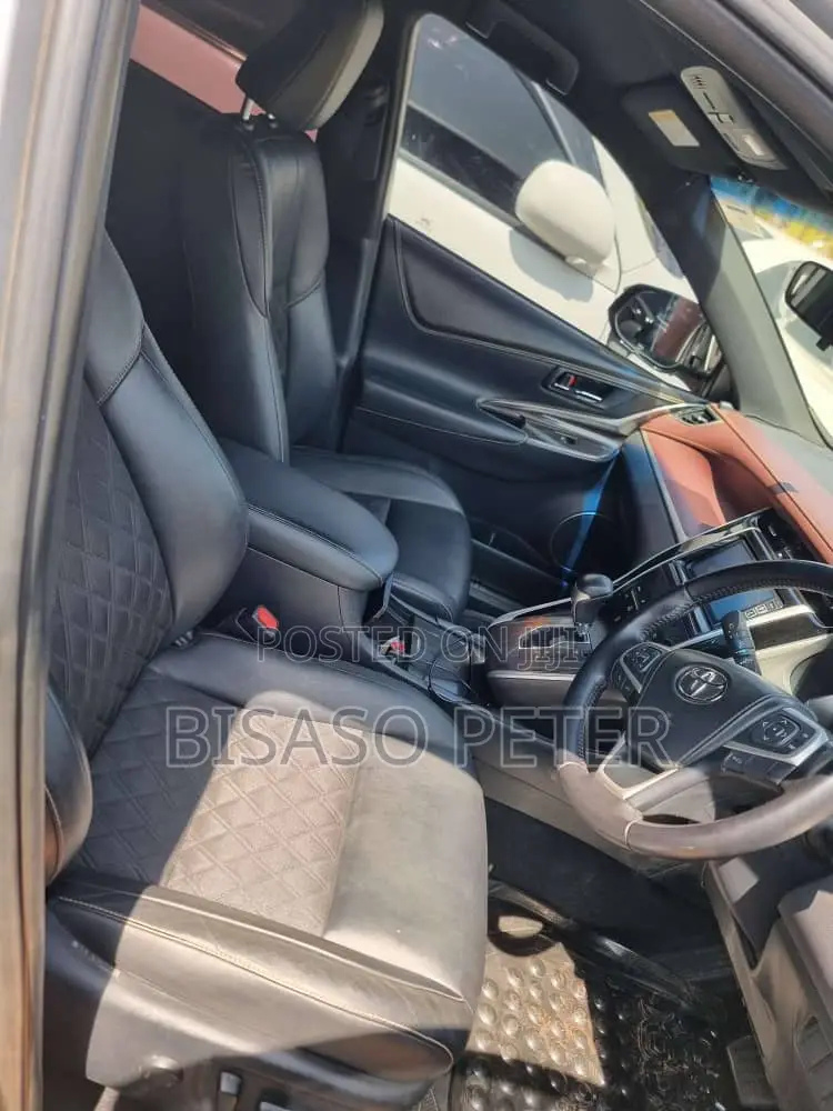 Toyota Harrier 2.0 2015 Silver