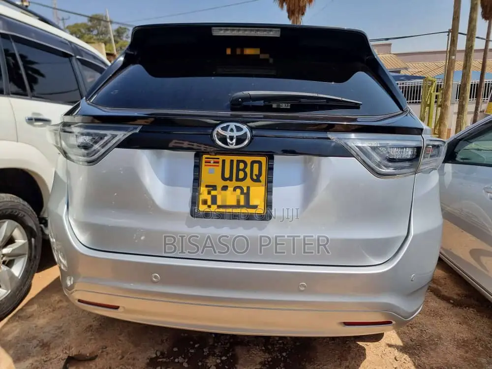Toyota Harrier 2.0 2015 Silver