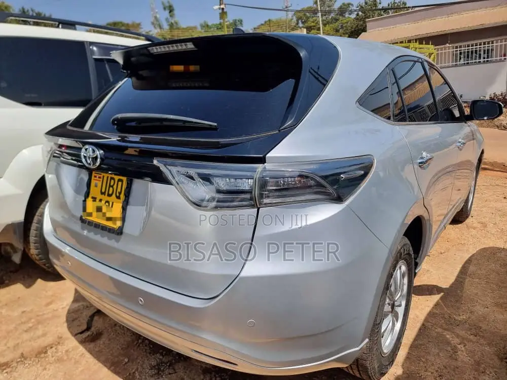 Toyota Harrier 2.0 2015 Silver