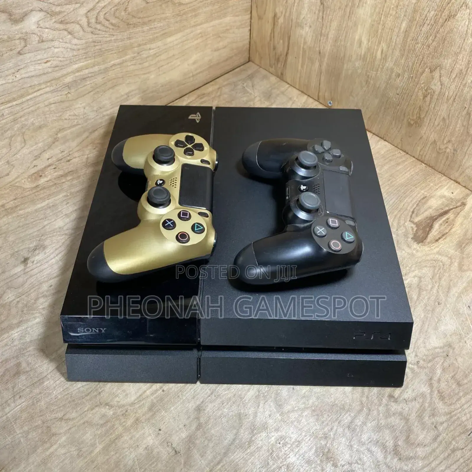 Playstation 4 Standard Chipped With Over 10 Games, 2 Control