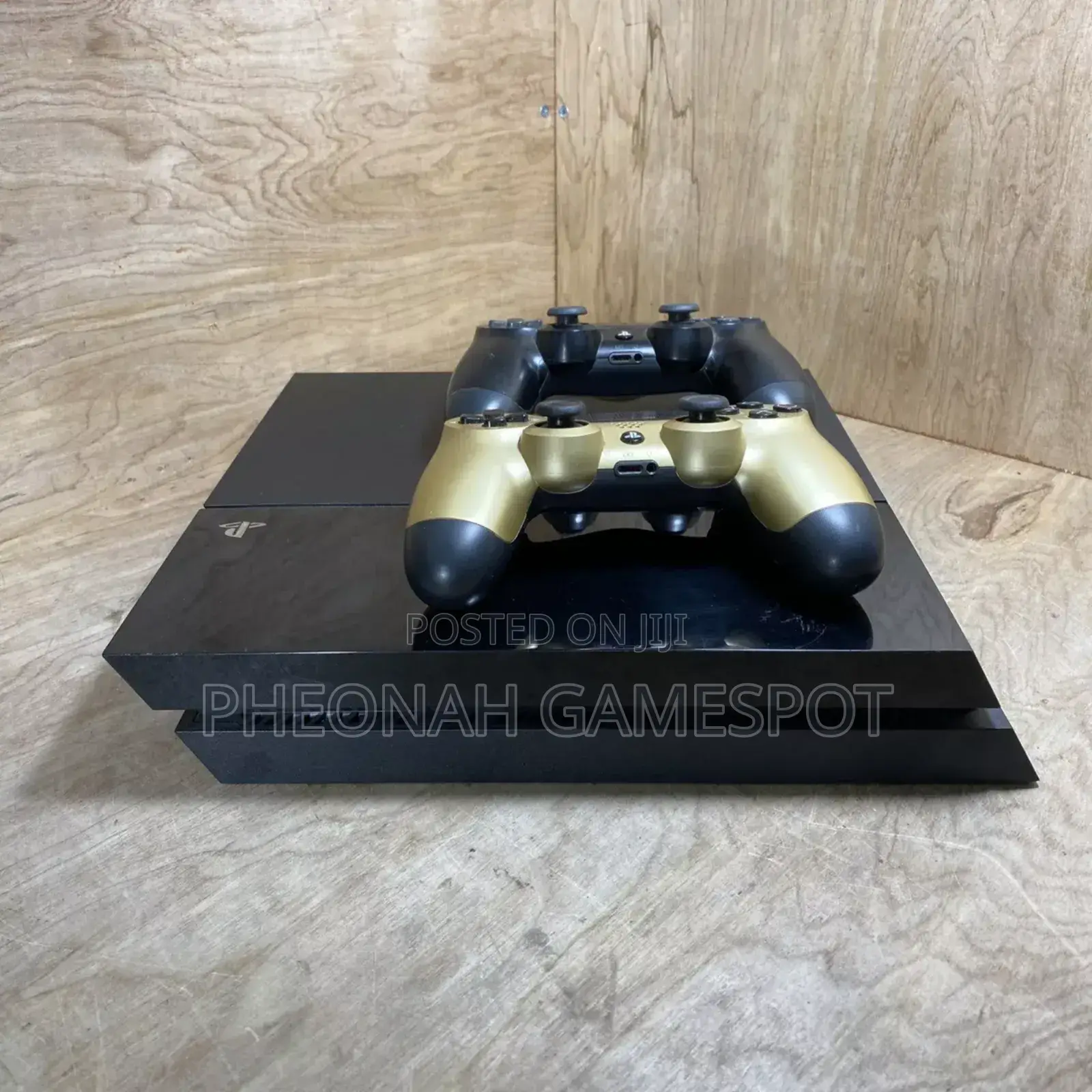 Playstation 4 Standard Chipped With Over 10 Games, 2 Control