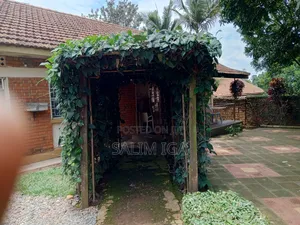 3bdrm Bungalow in Kololo Property, Central Division for rent