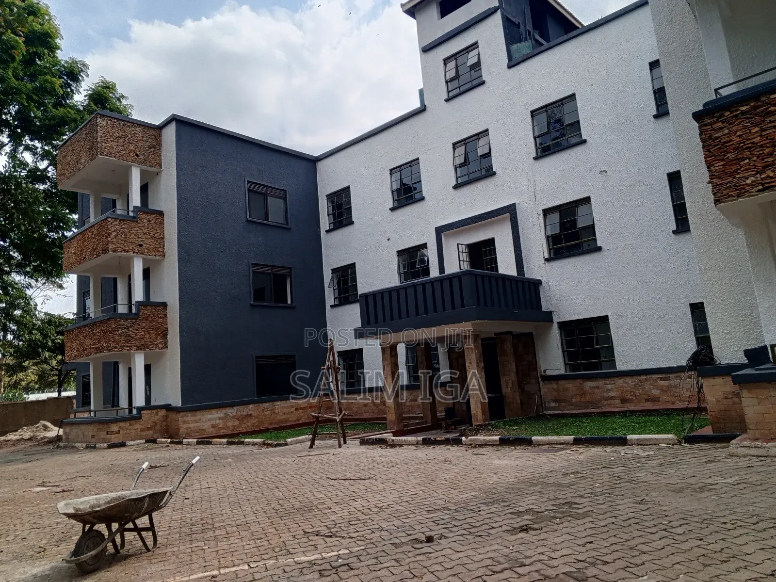 2bdrm Block of Flats in Kololo Property, Central Division for rent