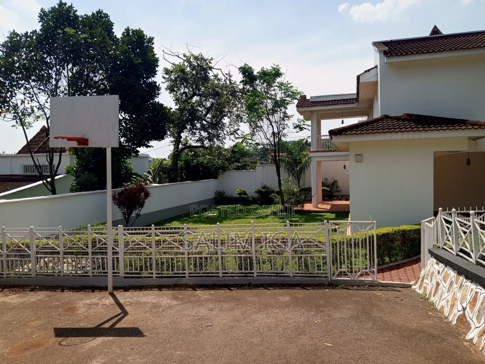 4bdrm Duplex in Kololo Property, Central Division for rent