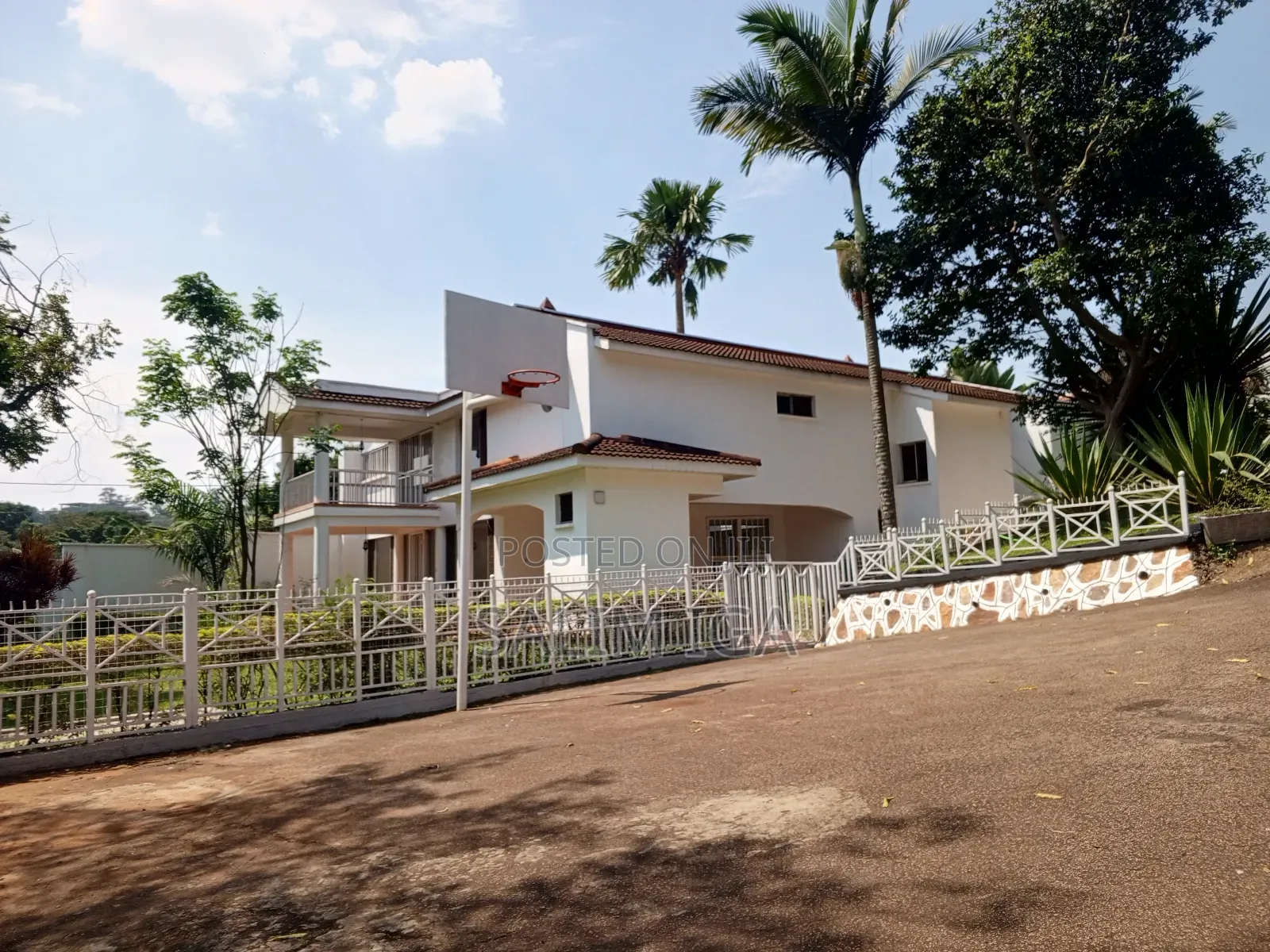 4bdrm Duplex in Kololo Property, Central Division for rent