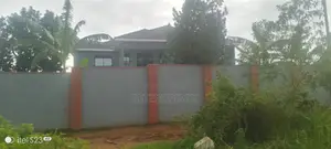 7bdrm Bungalow in Kira for sale