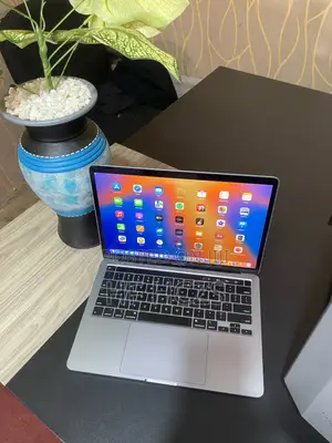 New Laptop Apple MacBook Pro 2020 8GB Intel Core I5 SSD 512GB