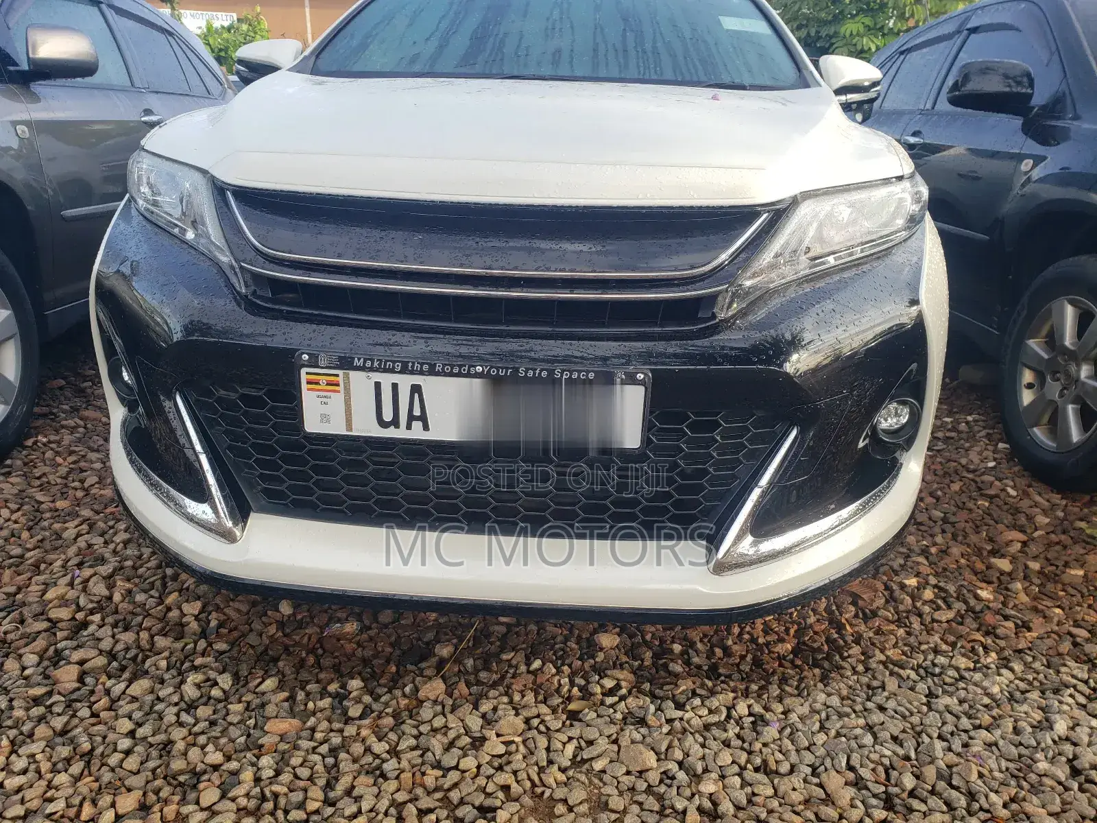 Toyota Harrier 2.0 2017 White