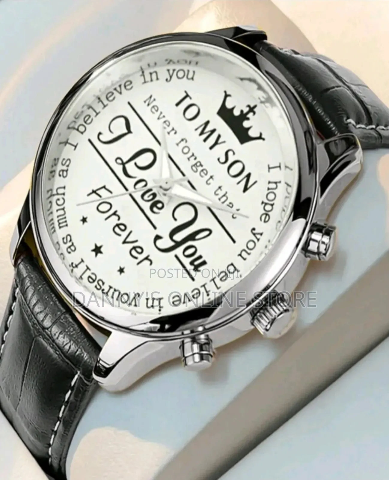 Fashionable Men's Casual Crown English Dial Bamboo Strap