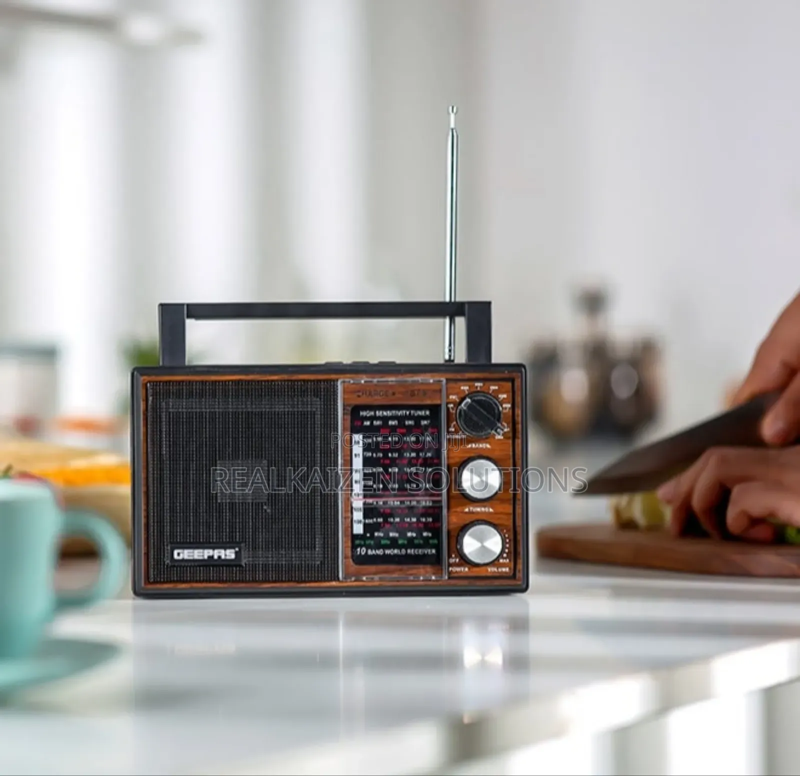 Geepas Rechargeable Bt| Fm| Mp3| Tf| Usb Retro Analog Radio