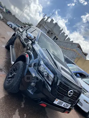 Nissan Navara 2020 Black