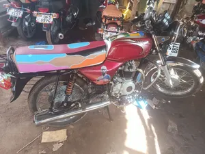 Bajaj Boxer 2024 Red