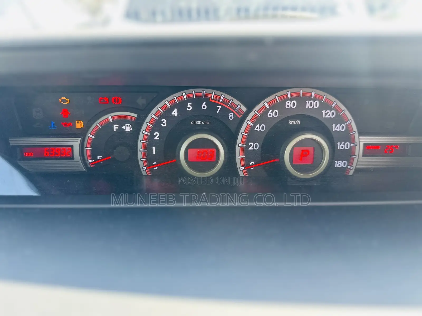 Toyota Noah 2.0 143hp AWD (7 Seater) 2012 Black