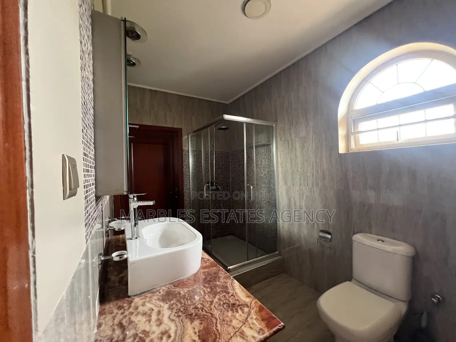 7bdrm House in Mbuya, Central Division for rent