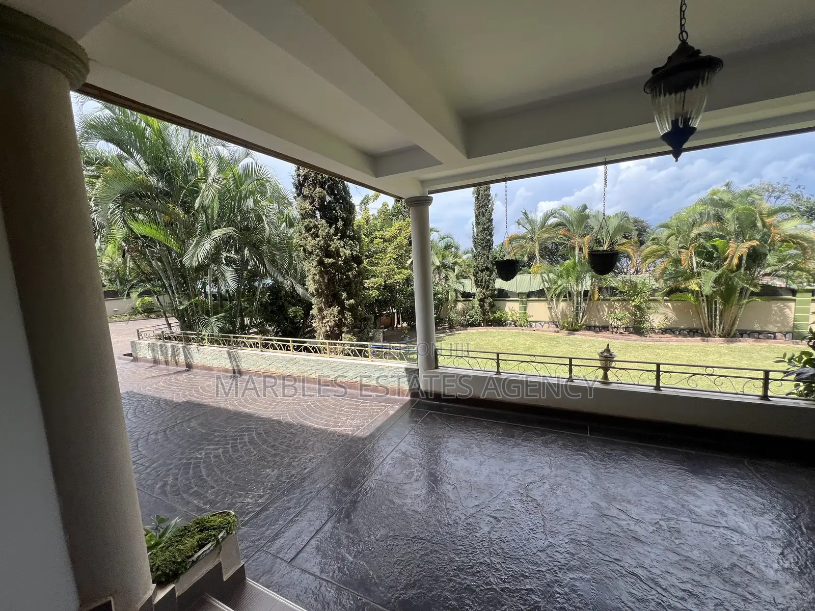 7bdrm House in Mbuya, Central Division for rent