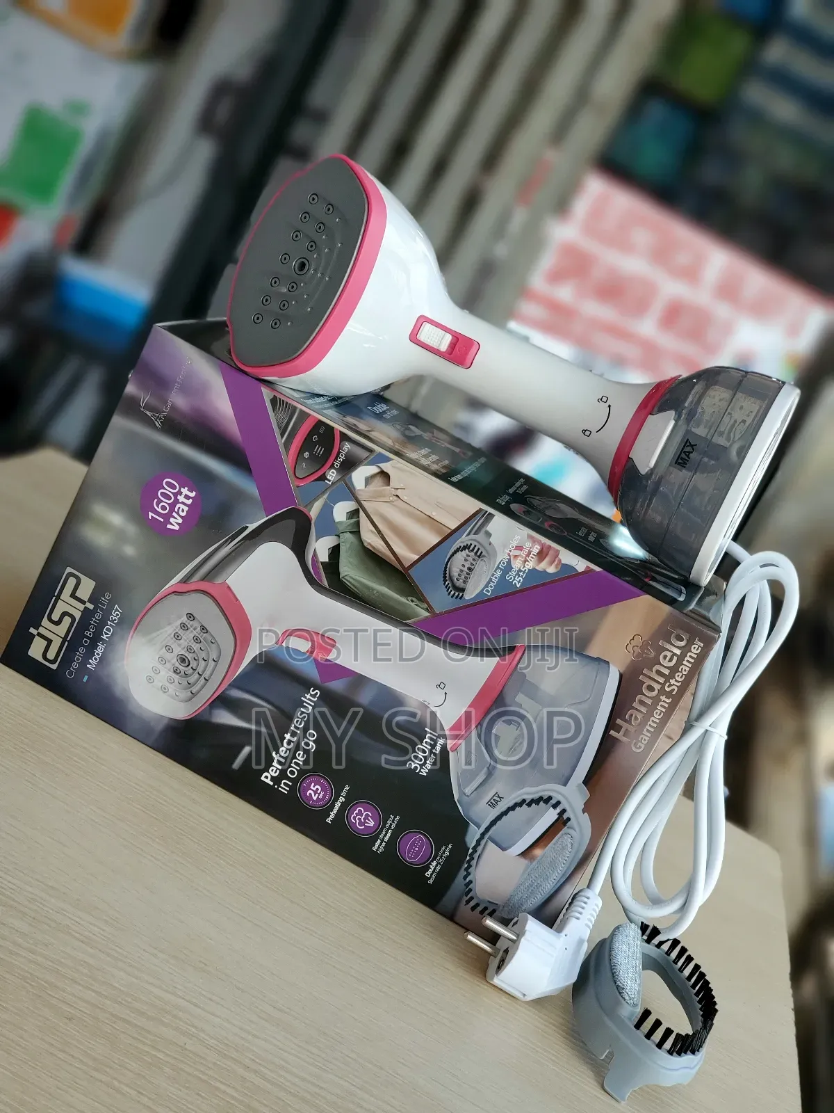 Hand Steam Iron. Kd1357