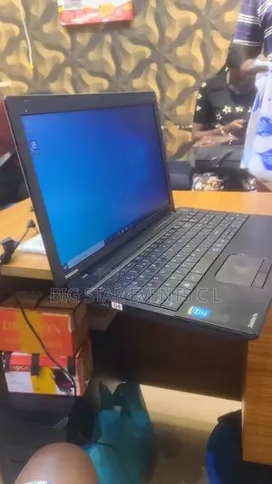 Laptop Toshiba Satellite C50 4GB Intel Core I3 SSD 256GB