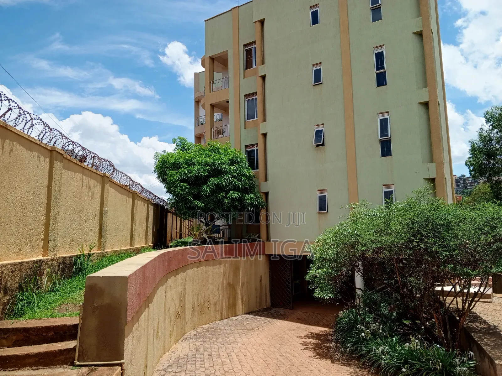 3bdrm Block of Flats in Kololo Property, Central Division for rent